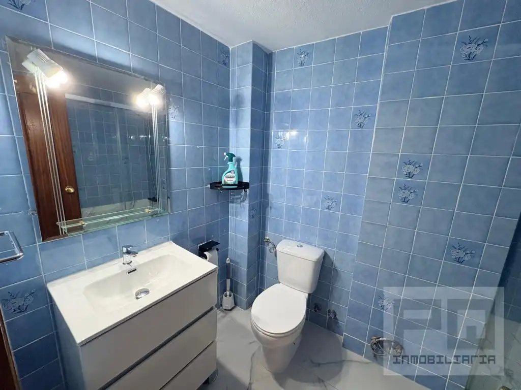 Bathroom of Flat for sale in Las Navas del Marqués , Ávila