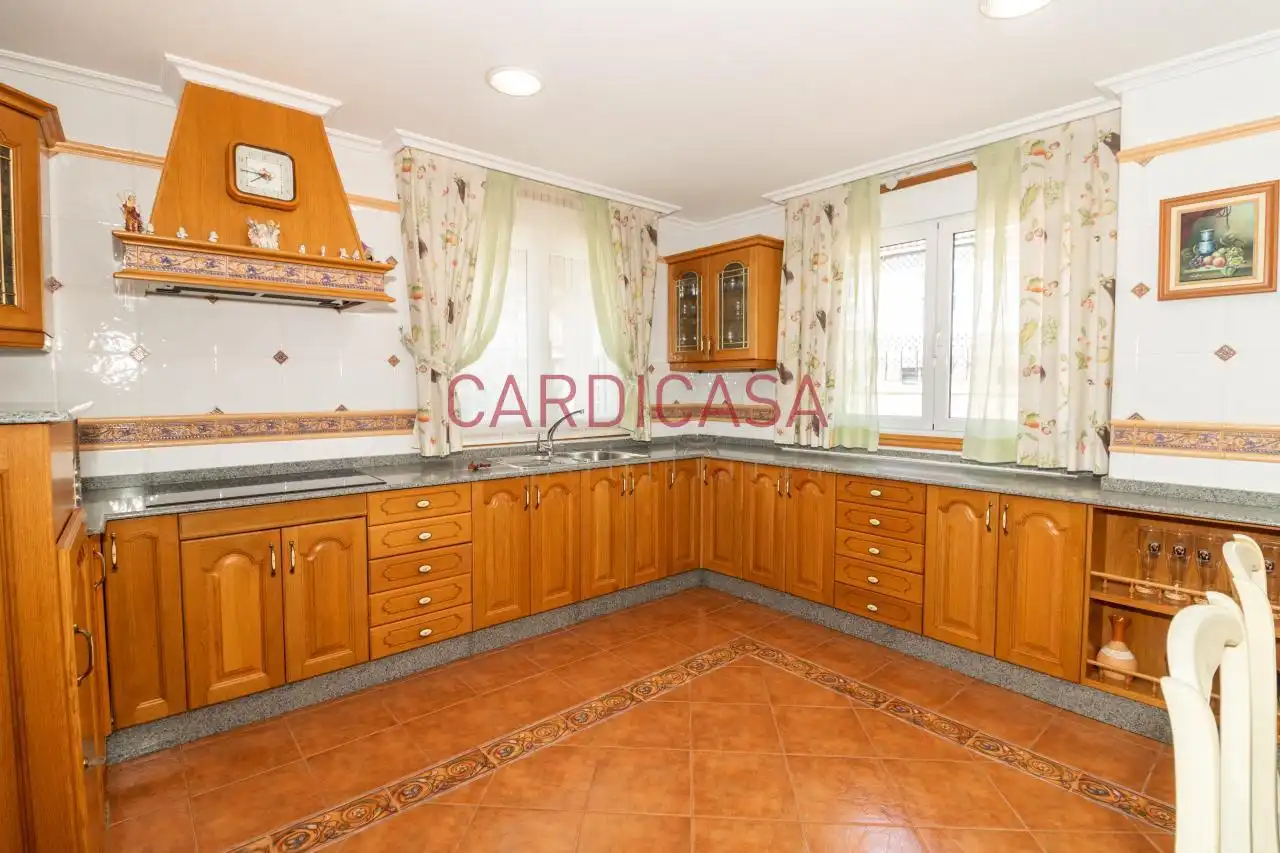 Cocina de Casa o chalet en venta en Vigo  con Calefacción, Jardín privado y Parquet