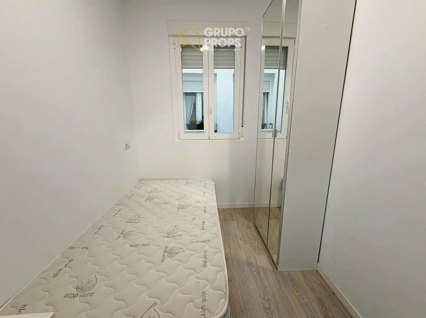Flat for rent in Trafalgar