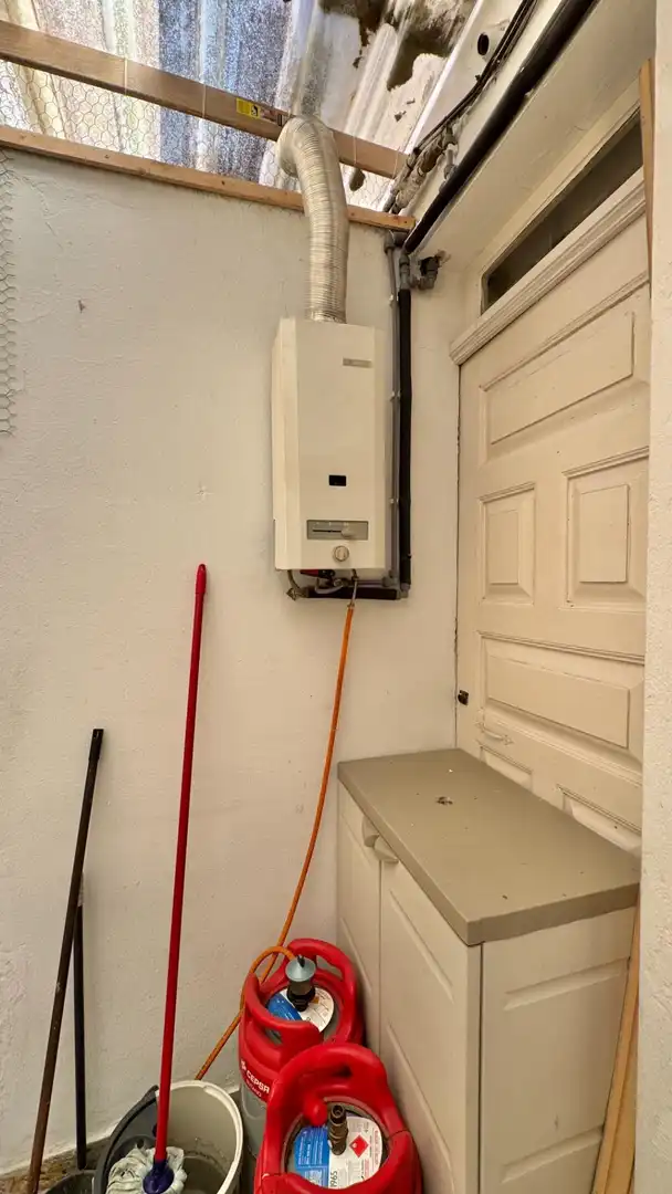 Vista exterior de Piso en venta en Vigo  con Calefacción