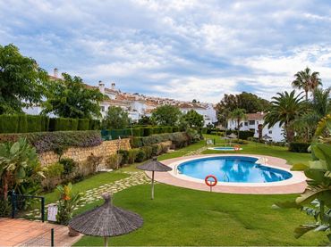 Piso con piscina en venta en Doña Julia Golf