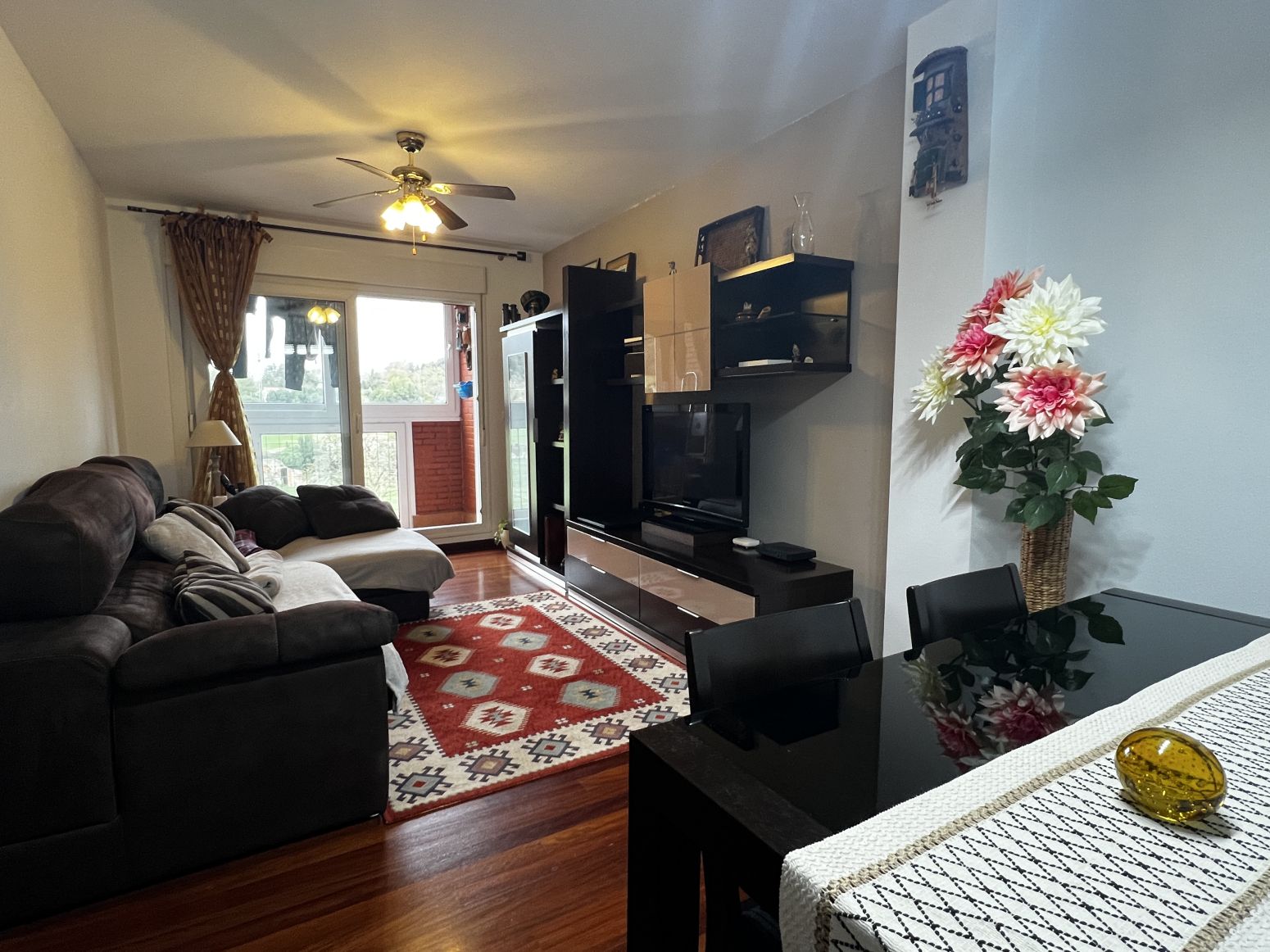 Living room of Flat for sale in Medio Cudeyo  with Heating, Parquet flooring and Furnished