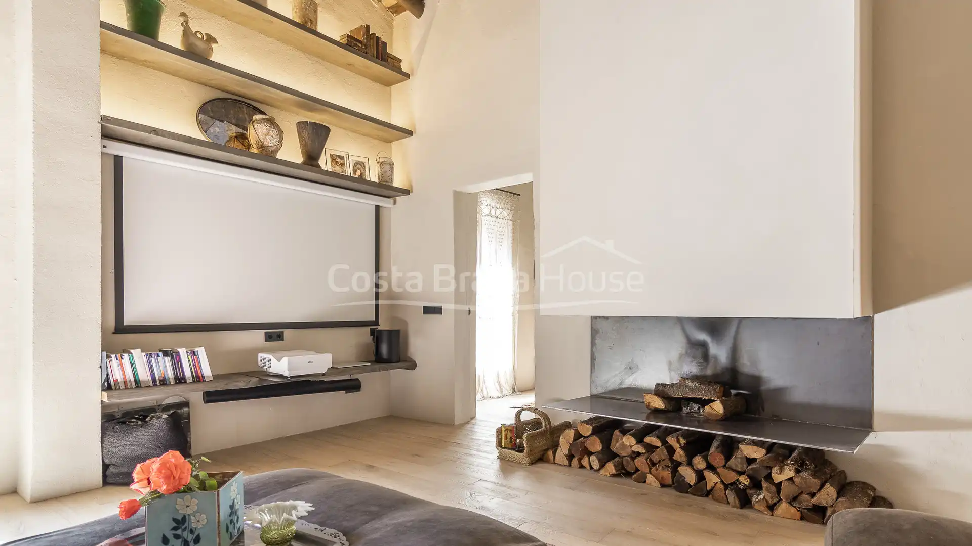 Wohnzimmer von Country house zum Verkauf in Ventalló mit Klimaanlage, Heizung und Privatgarten