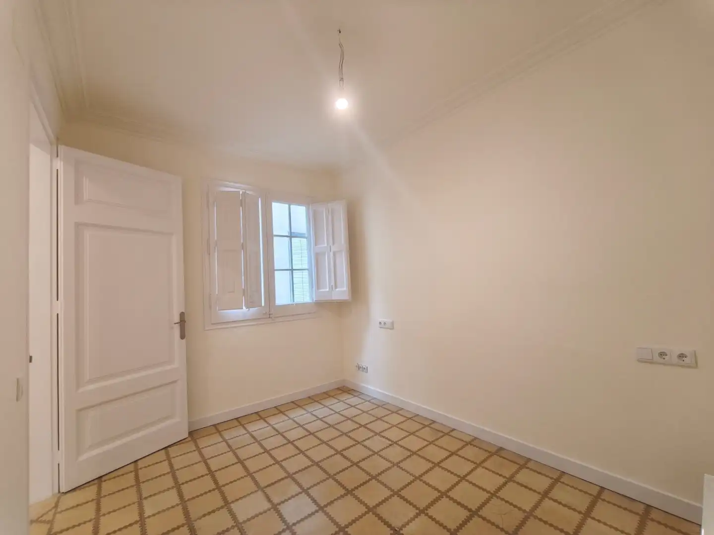 Flat for rent in Barcelona  with Air Conditioner, Terrace and Oven
