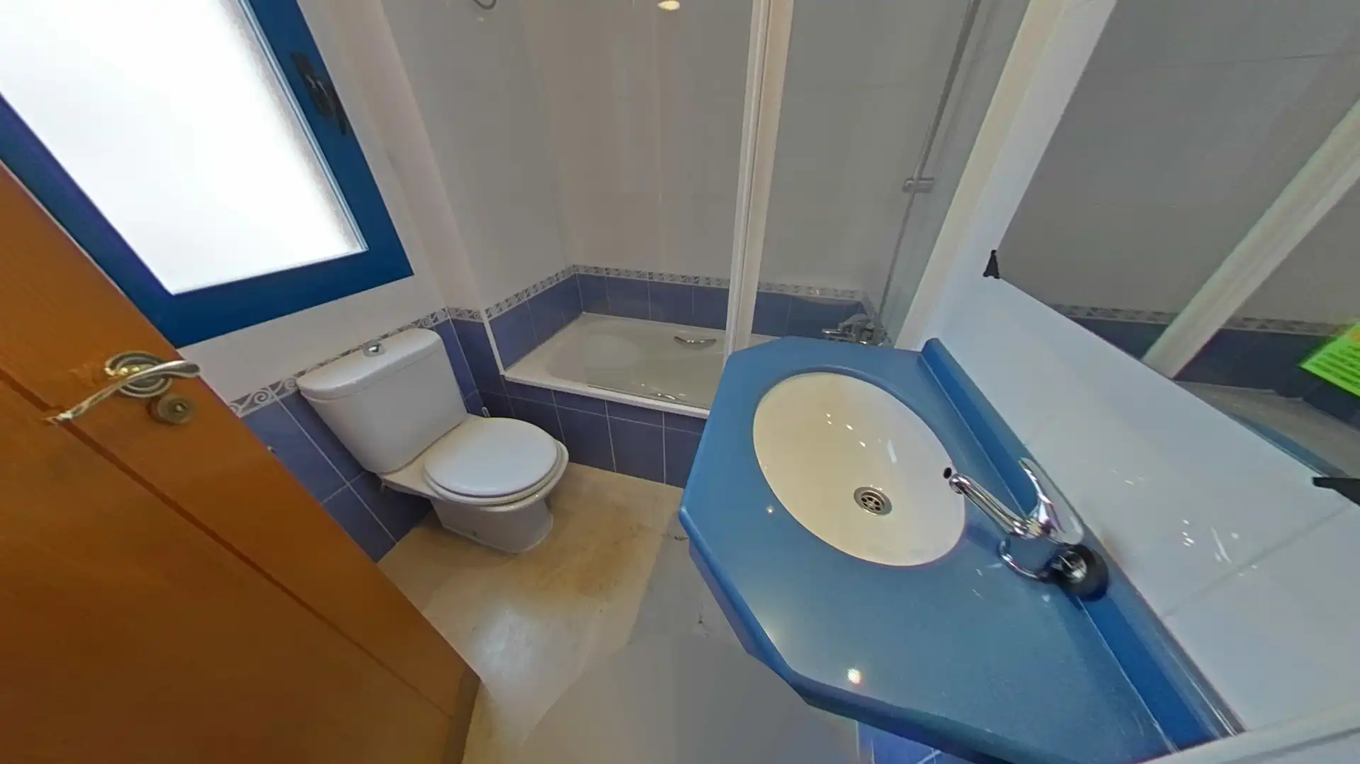 Baño de Piso en venta en Calpe / Calp