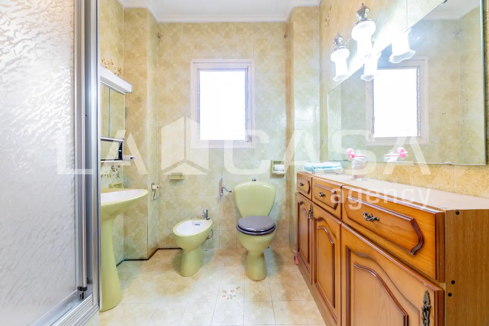 Bathroom of Flat for sale in Valencia  with Heating and Balcony