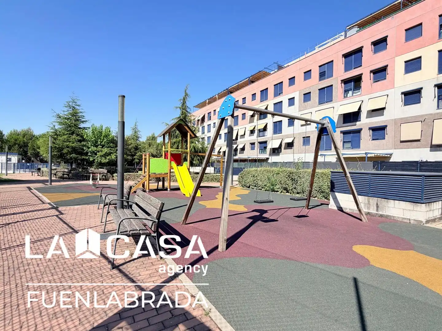 Vista exterior de Piso en venta en Fuenlabrada con Aire acondicionado, Trastero y Piscina