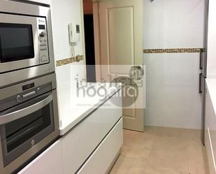 Kitchen of Flat to rent in  Sevilla Capital  with Air Conditioner and Swimming Pool