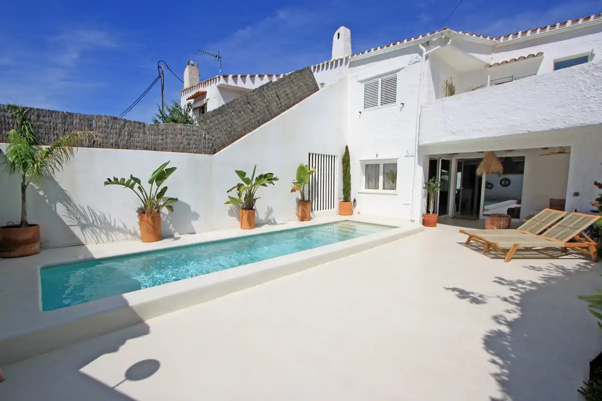 Vista exterior de Casa adosada en venta en Dénia con Jardín privado y Alarma