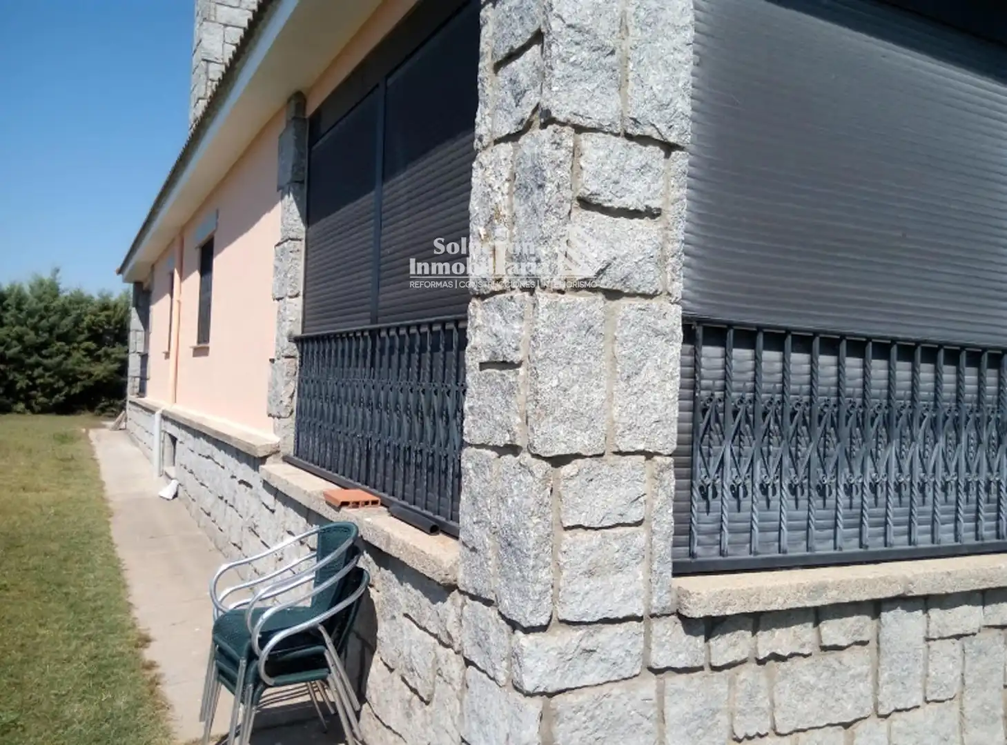 Exterior view of Houses for sale in Villares de la Reina  with Heating and Swimming Pool