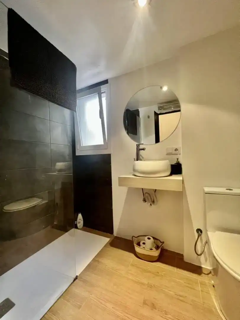 Badezimmer von Wohnung zur Miete in Altea mit Klimaanlage, Parkett und Möbliert