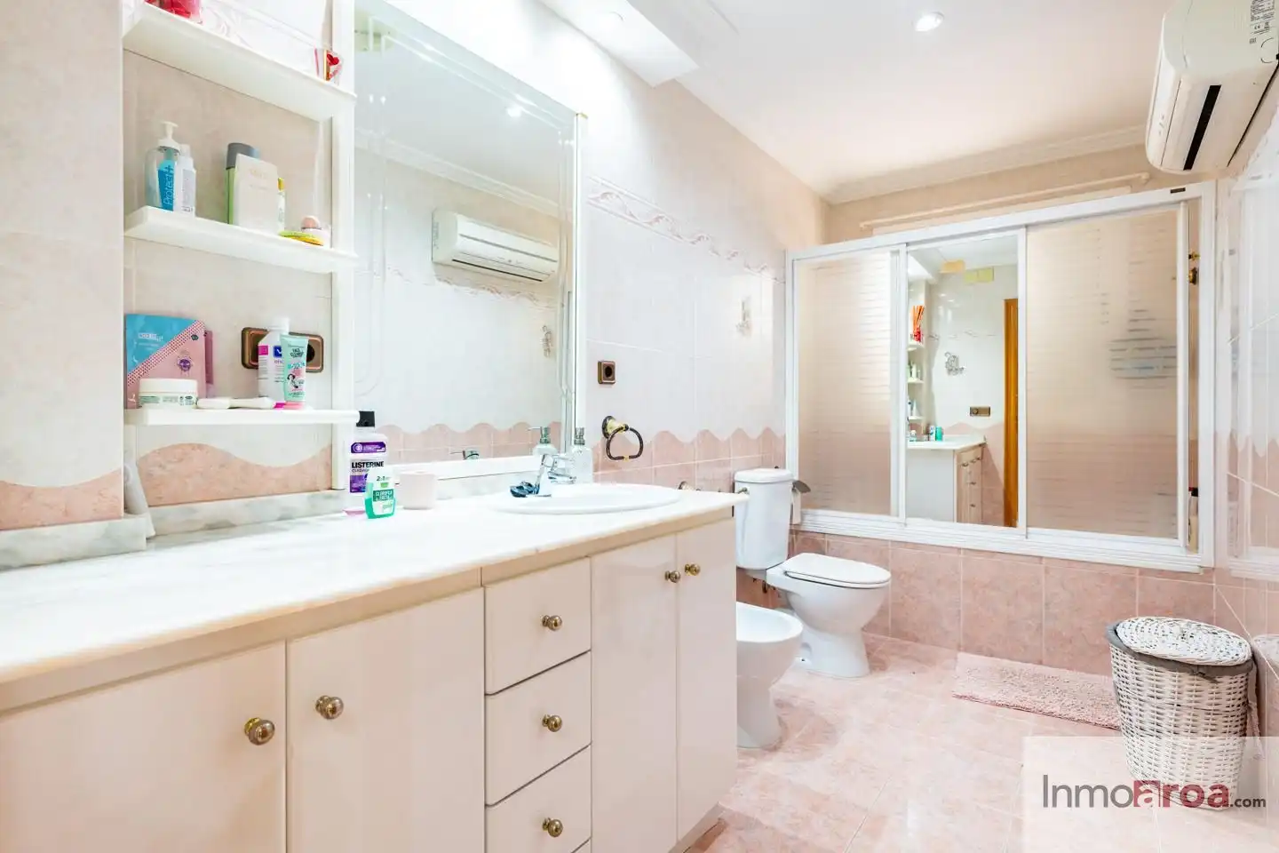 Bathroom of Houses for sale in L'Eliana  with Private garden, Terrace and Swimming Pool