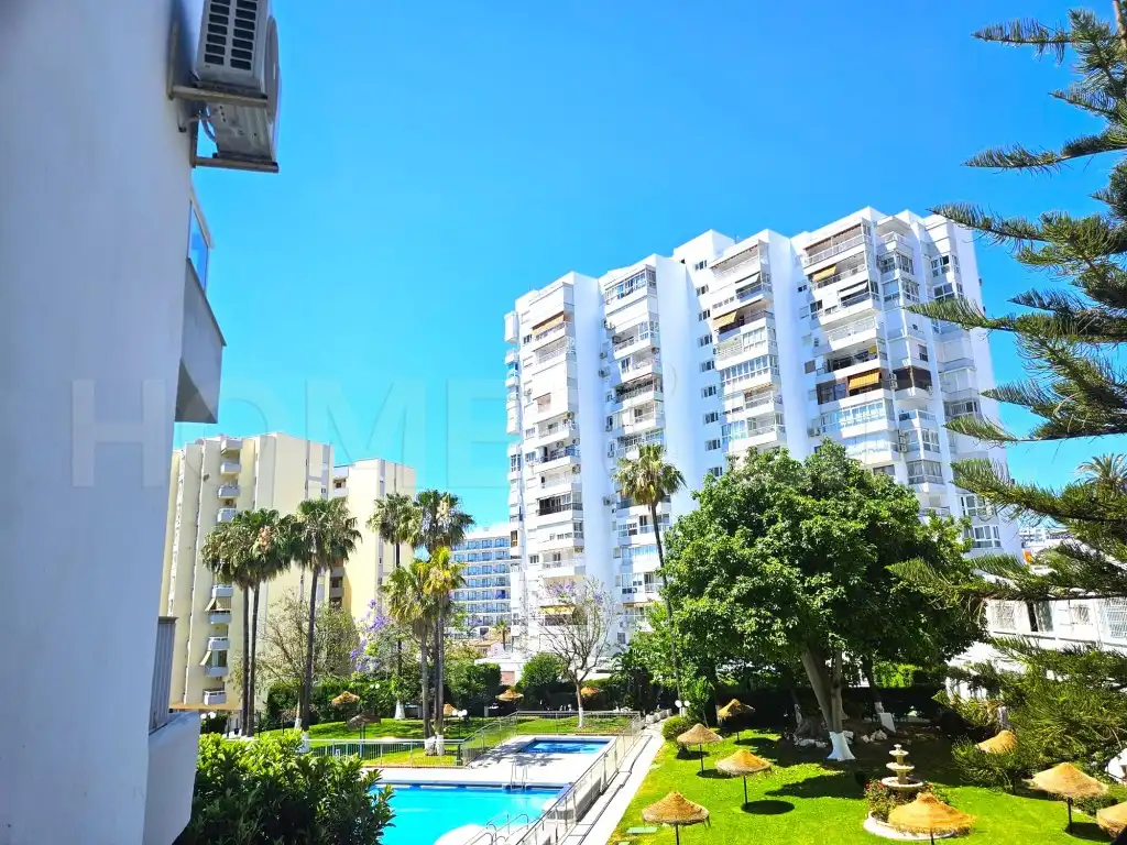 Außenansicht von Wohnungen zum Verkauf in Benalmádena mit Privatgarten, Möbliert und Gemeinschaftspool
