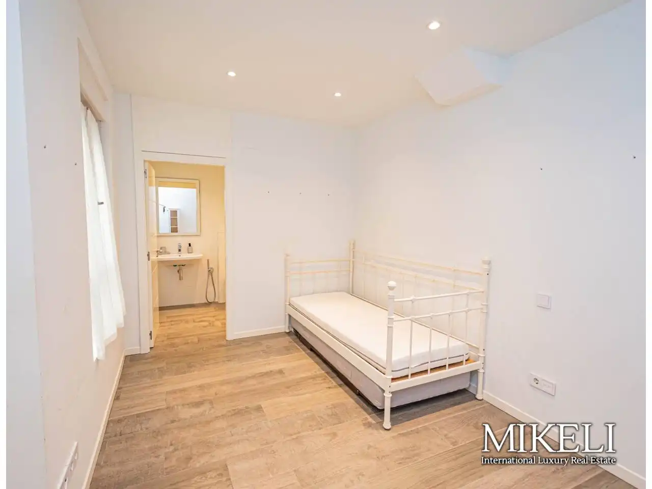 Flat with terrace to rent in Calle Hernán Cortés, imagen 18