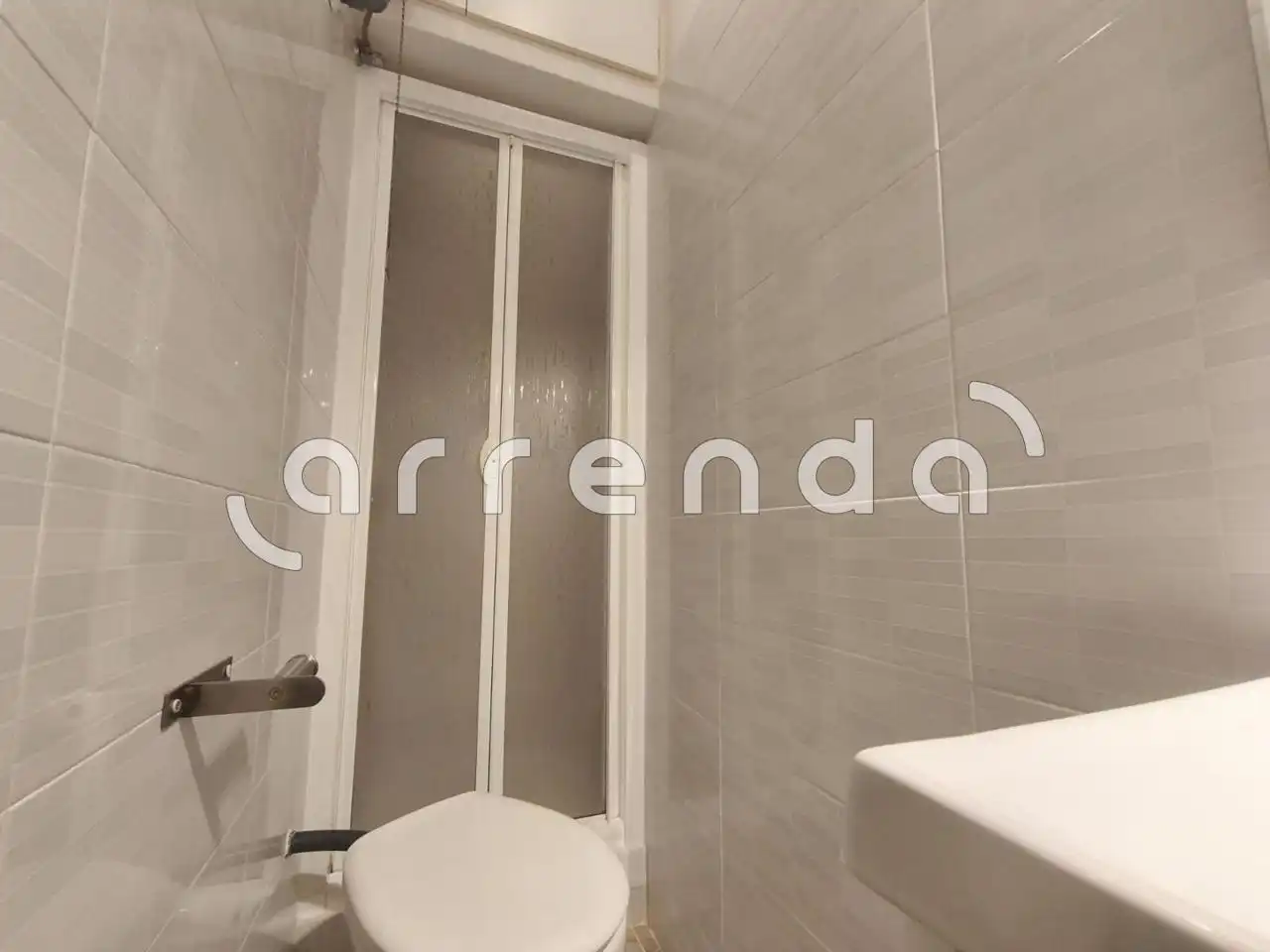 Badezimmer von Erdgeschoss zum Verkauf in Madrid mit Klimaanlage