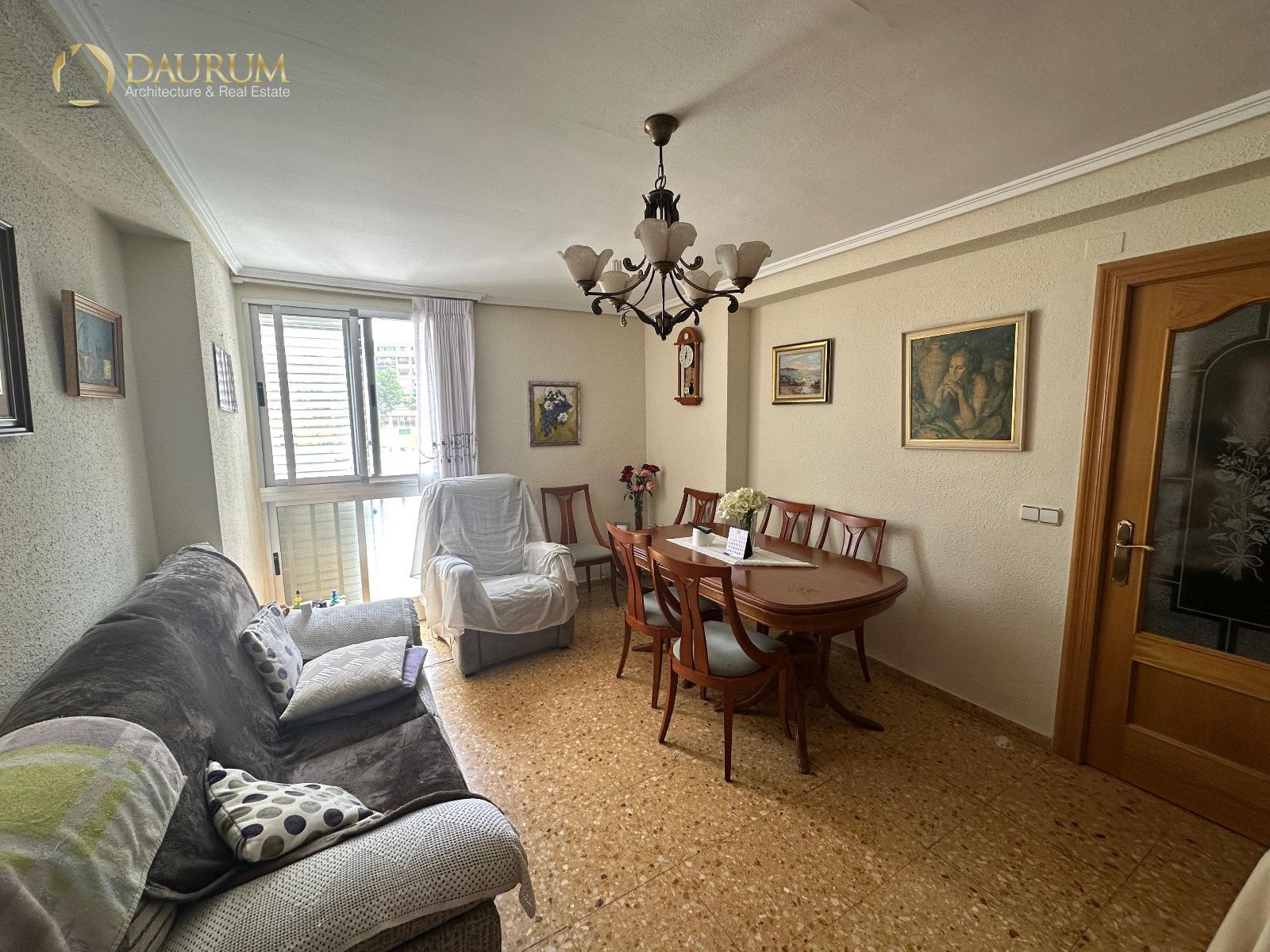 Sala d'estar de Pis en venda en  Valencia Capital amb Aire condicionat i Terrassa