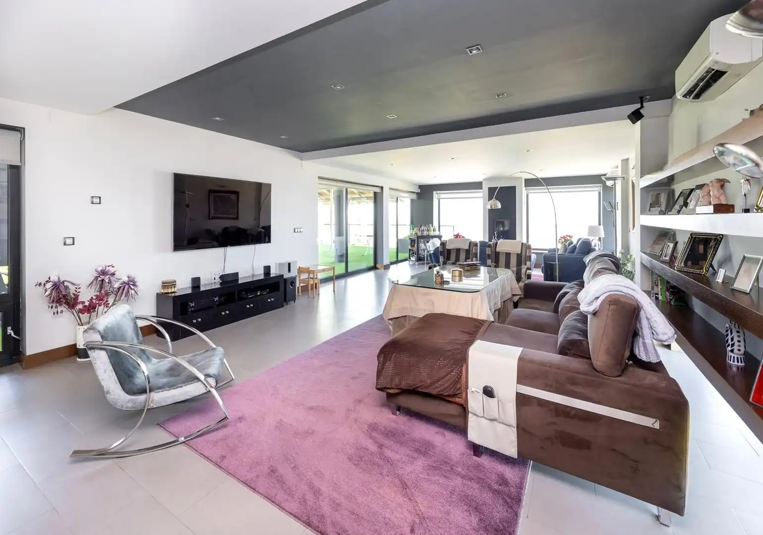 Sala d'estar de Casa o xalet en venda en La Zubia amb Aire condicionat, Calefacció i Jardí privat