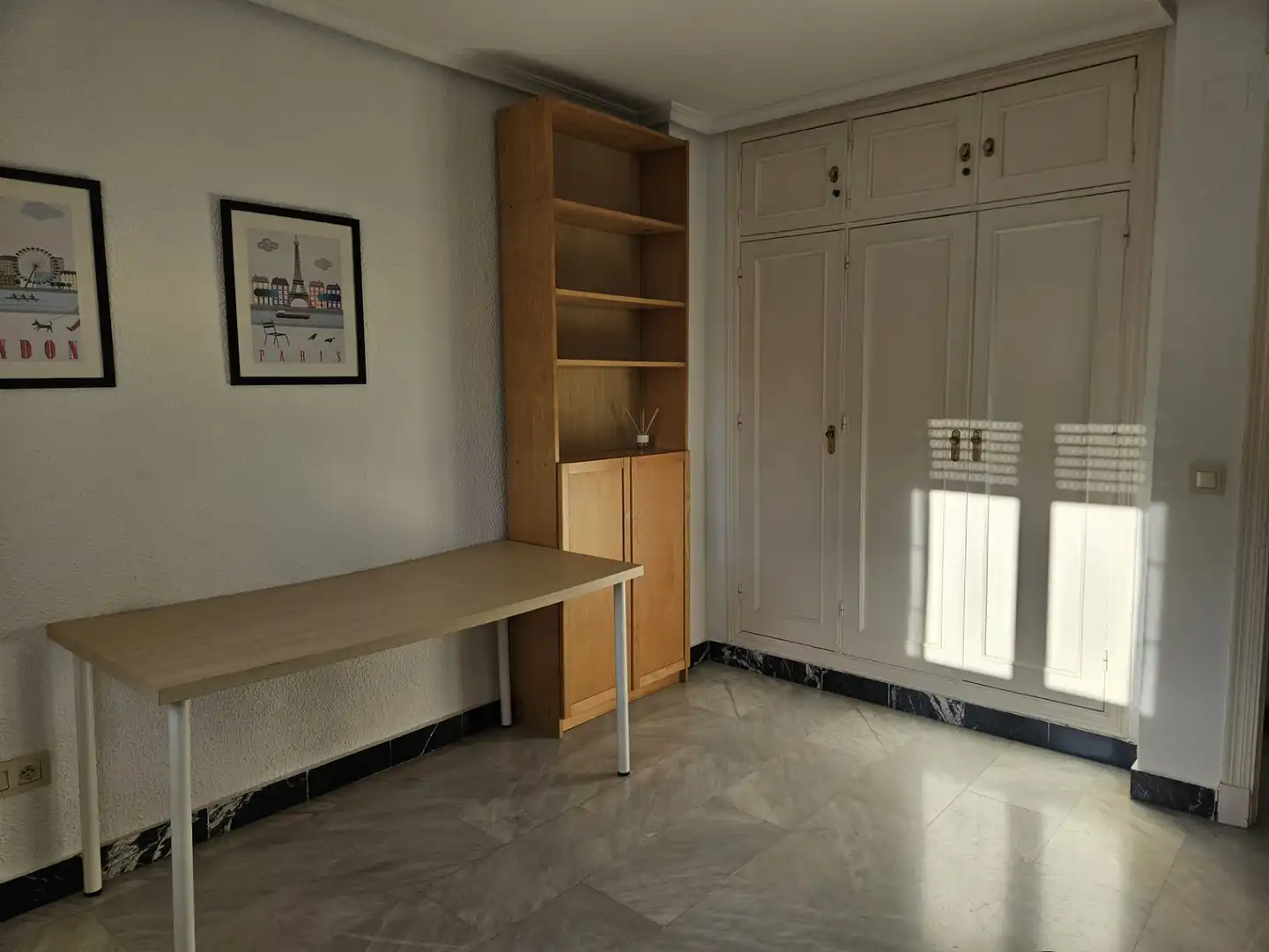 Bedroom of Flat for sale in San Juan de Aznalfarache  with Air Conditioner and Community pool