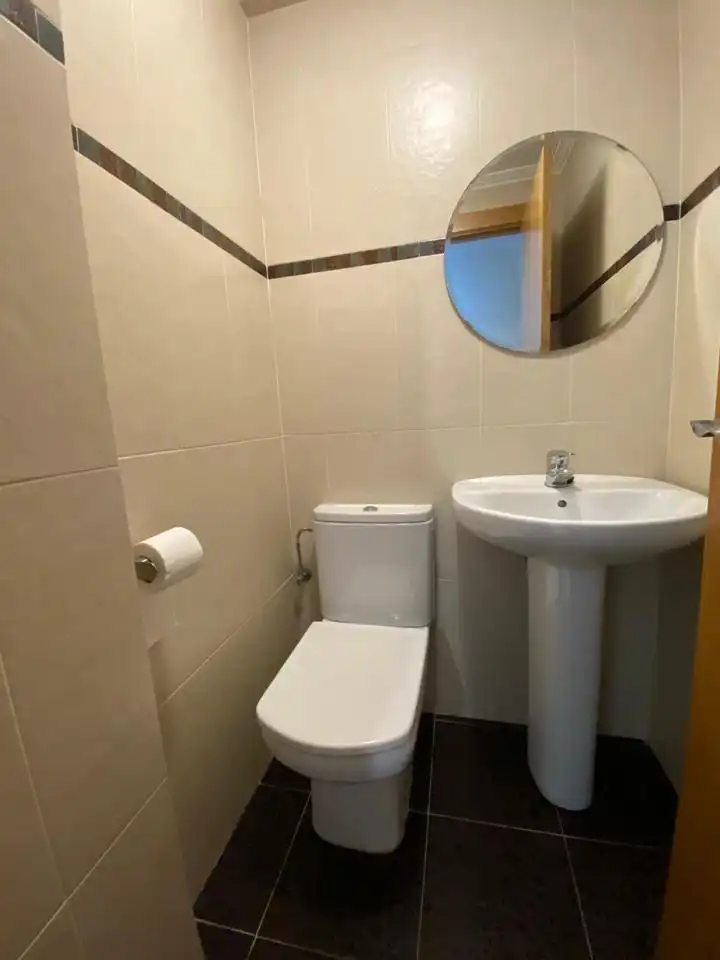 Badezimmer von Wohnung zum Verkauf in Durango mit Heizung