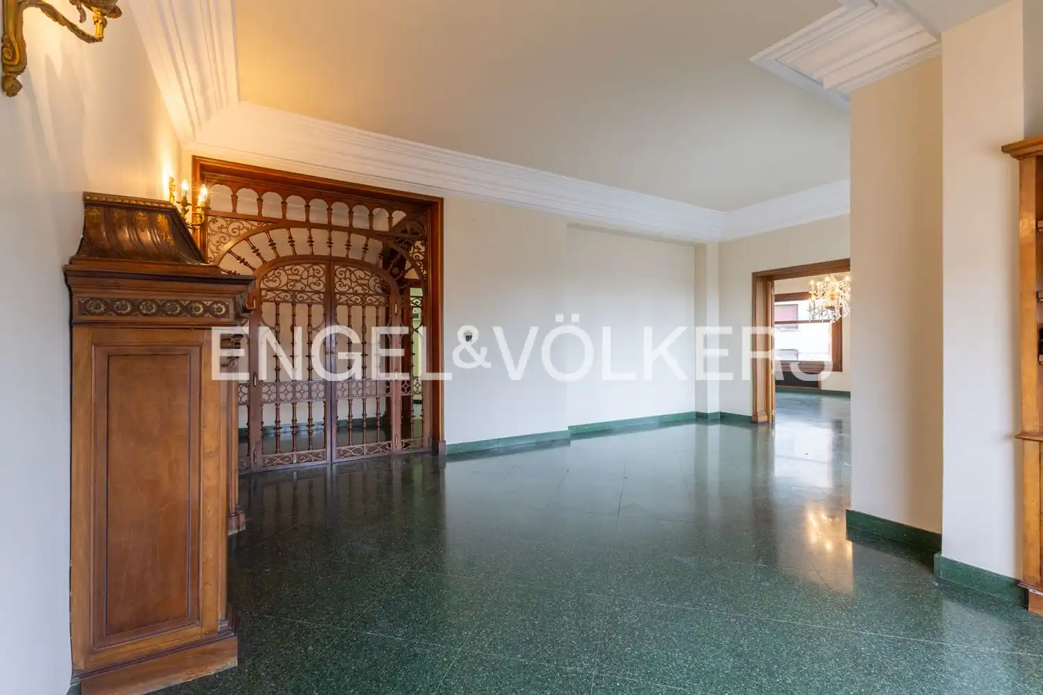 Wohnung zur Miete in Valencia mit Klimaanlage, Heizung und Terrasse