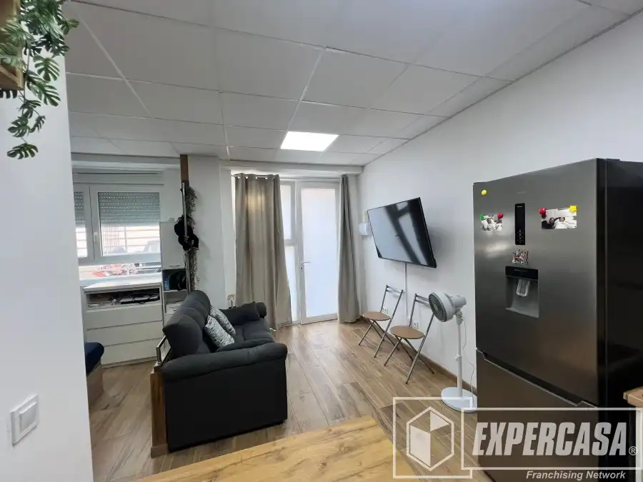 Sala d'estar de Estudi en venda en Alaquàs amb Moblat