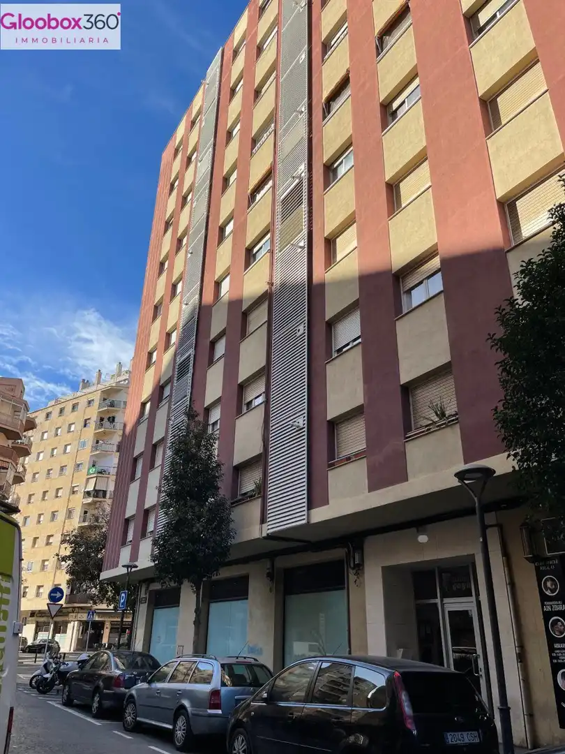 Außenansicht von Wohnung zum Verkauf in Reus mit Heizung, Terrasse und Balkon