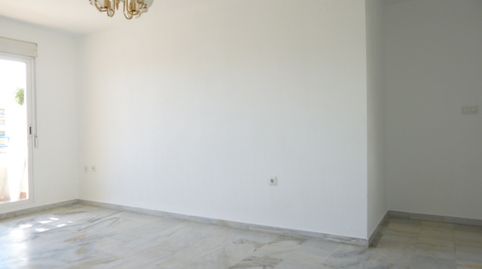 Foto 2 de Ático de alquiler en Calle José Manuel Vallés, 15, Los Jardines de Marbella - La Ermita, Marbella