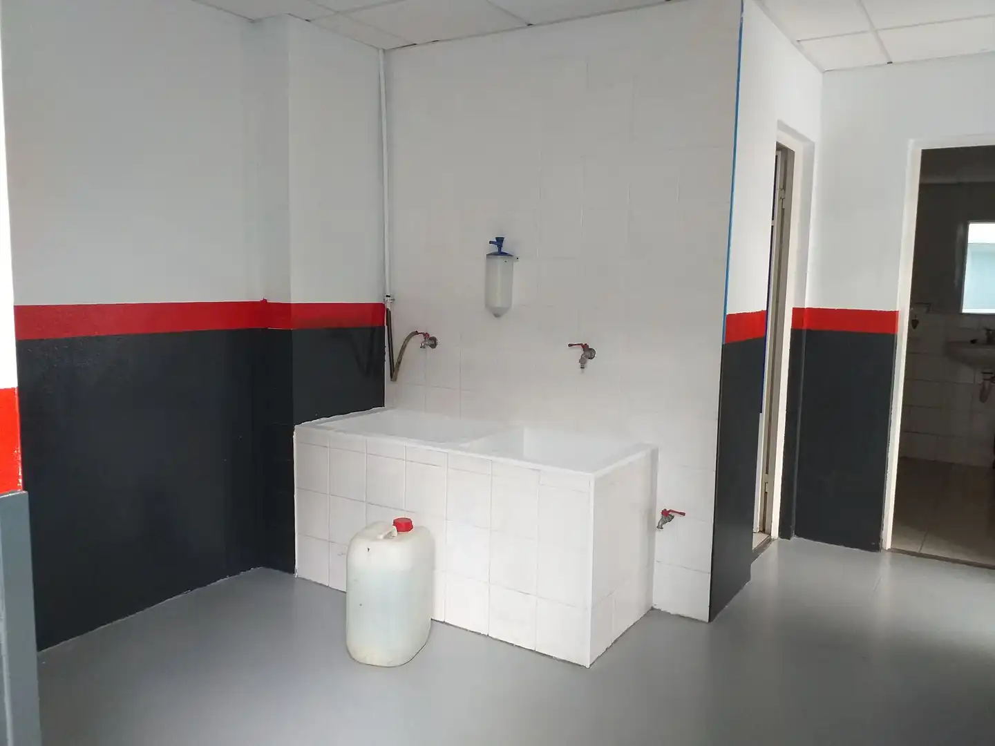 Badezimmer von Fabrikhallen zur Miete in El Rosario