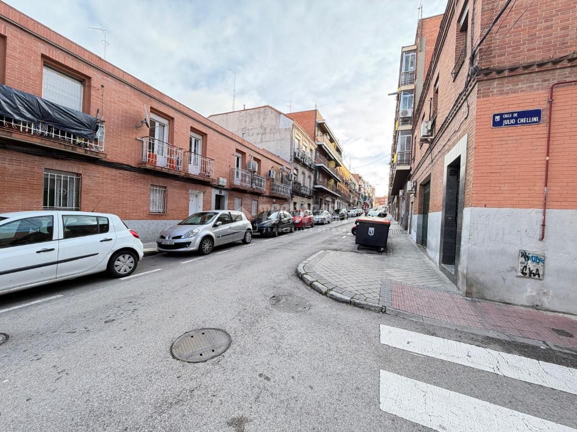 Vista exterior de Estudio en venta en  Madrid Capital con Aire acondicionado