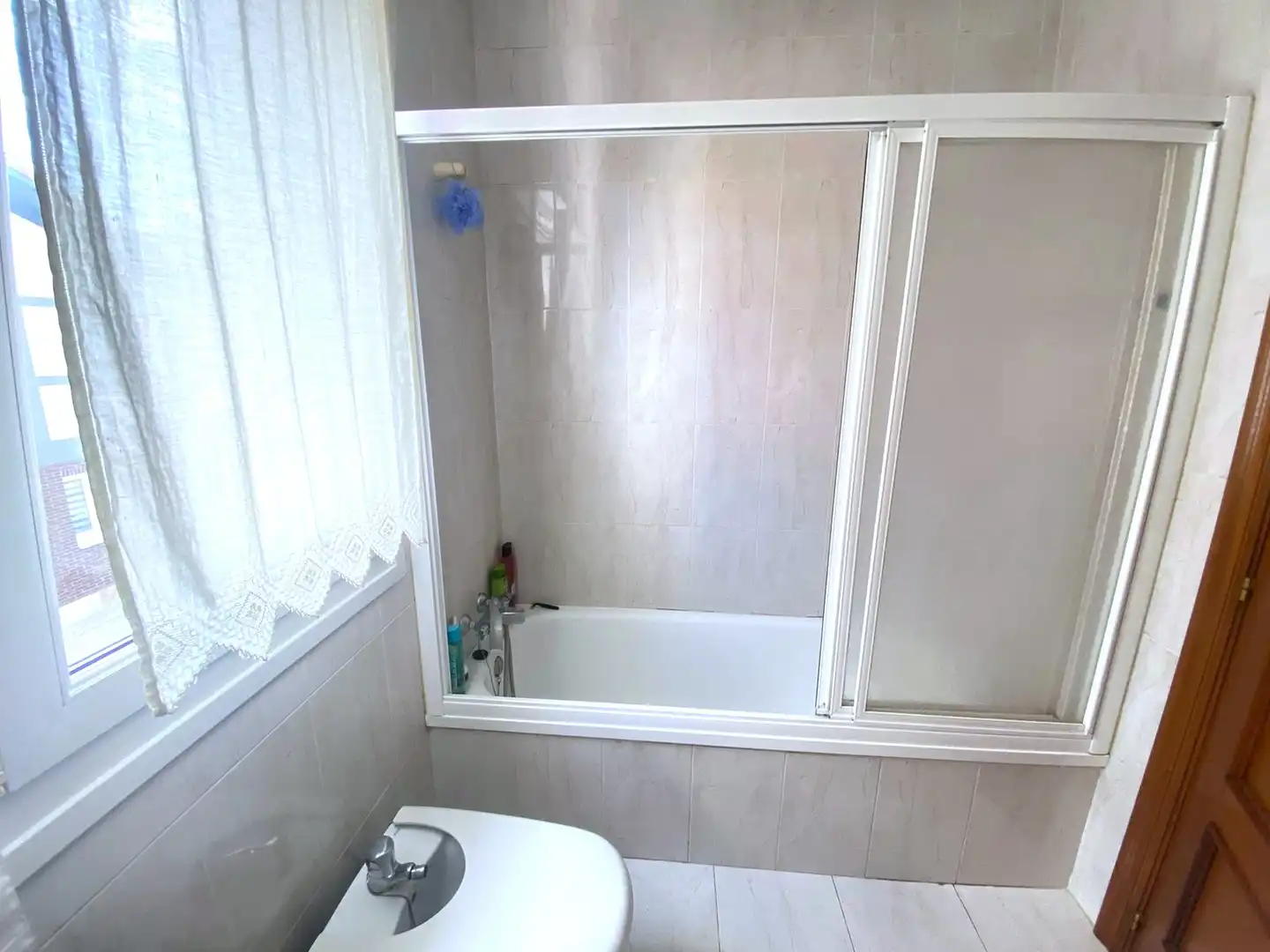 Baño de Casa o chalet en venta en Castro-Urdiales con Calefacción, Jardín privado y Terraza
