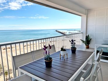 Apartamento con balcón en alquiler en Passeig Marítim de Neptú