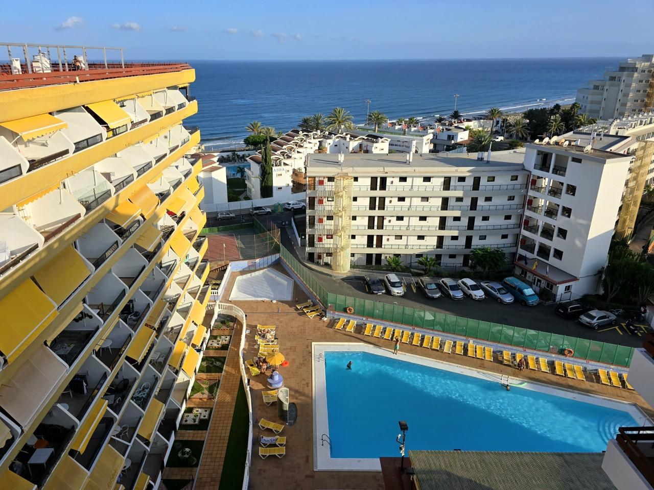 Vista exterior de Estudi en venda en San Bartolomé de Tirajana amb Terrassa, Moblat i Balcó