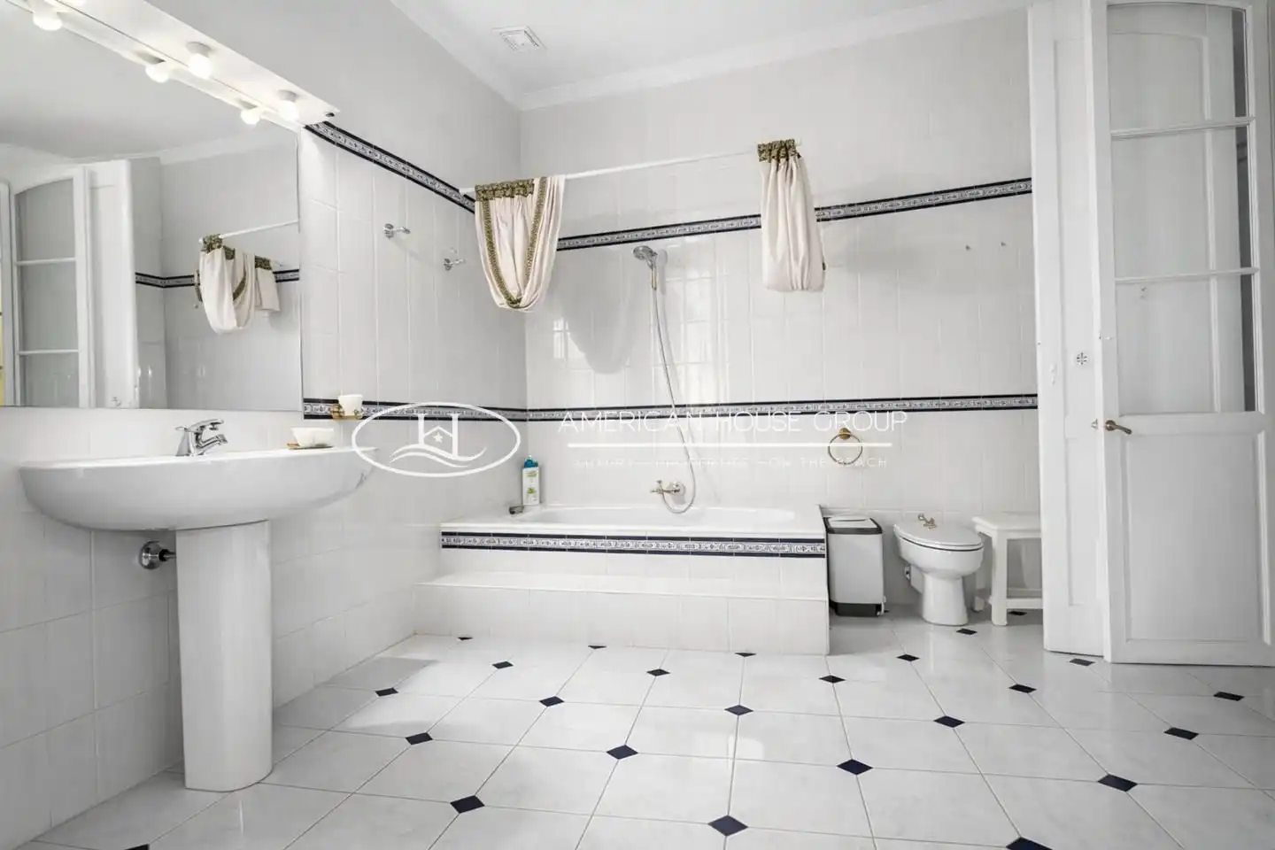 Baño de Edificio en venta en Chiclana de la Frontera
