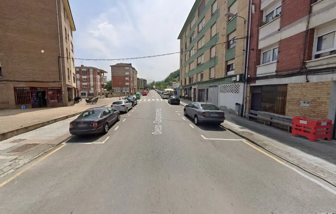 Vista exterior de Piso en venta en Lena con Parquet, Trastero y Lavadora