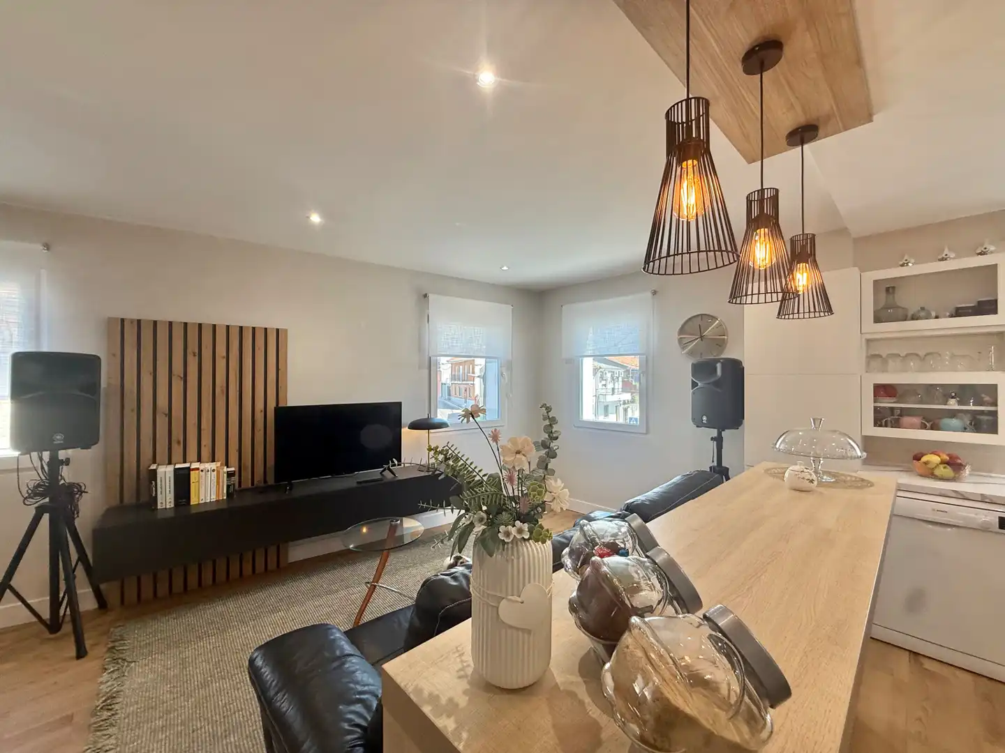 Wohnzimmer von Einfamilien-Reihenhaus zum Verkauf in Las Ventas de Retamosa mit Klimaanlage, Heizung und Terrasse