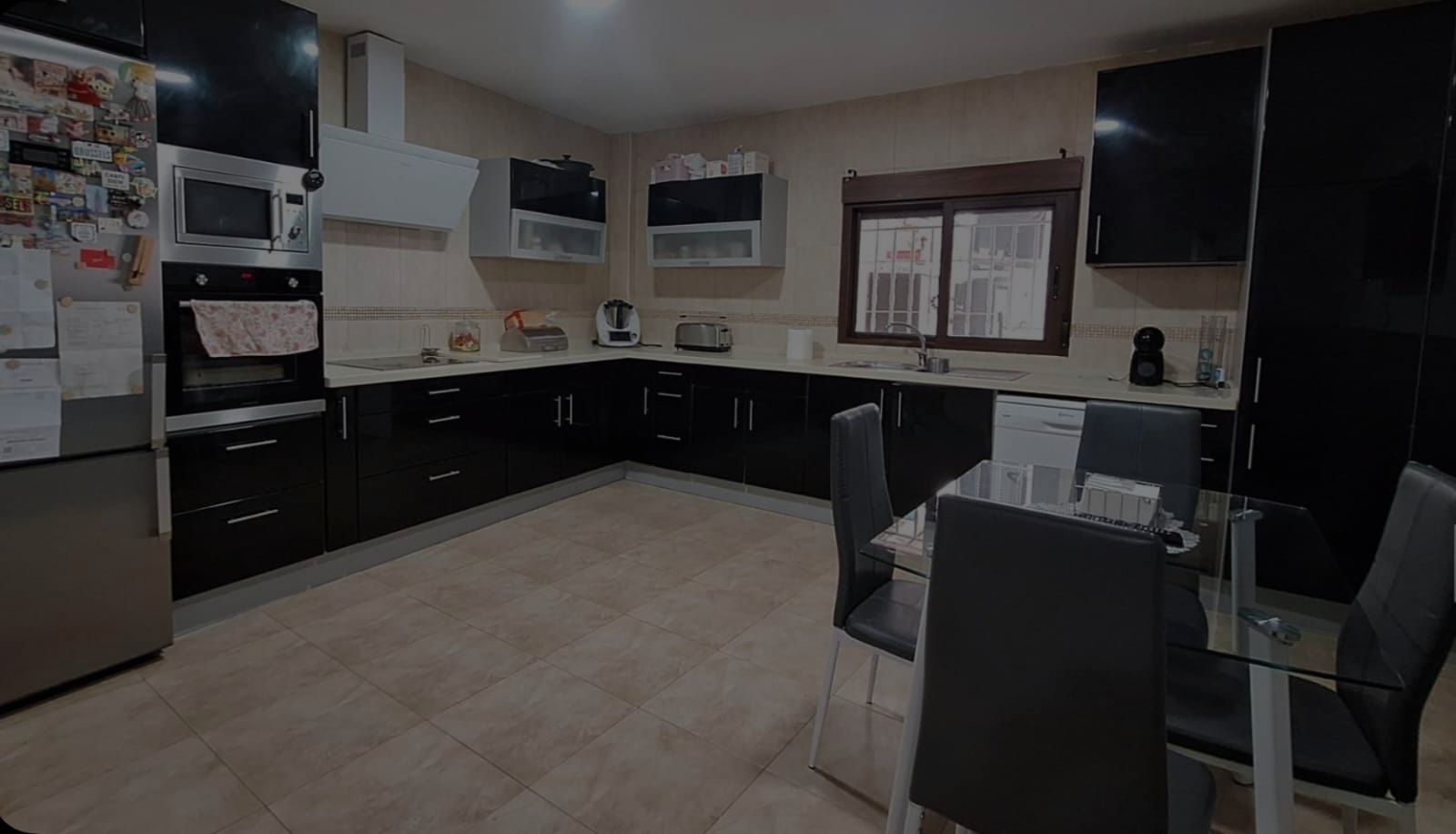 Cuina de Casa o xalet en venda en  Córdoba Capital amb Aire condicionat, Jardí privat i Terrassa