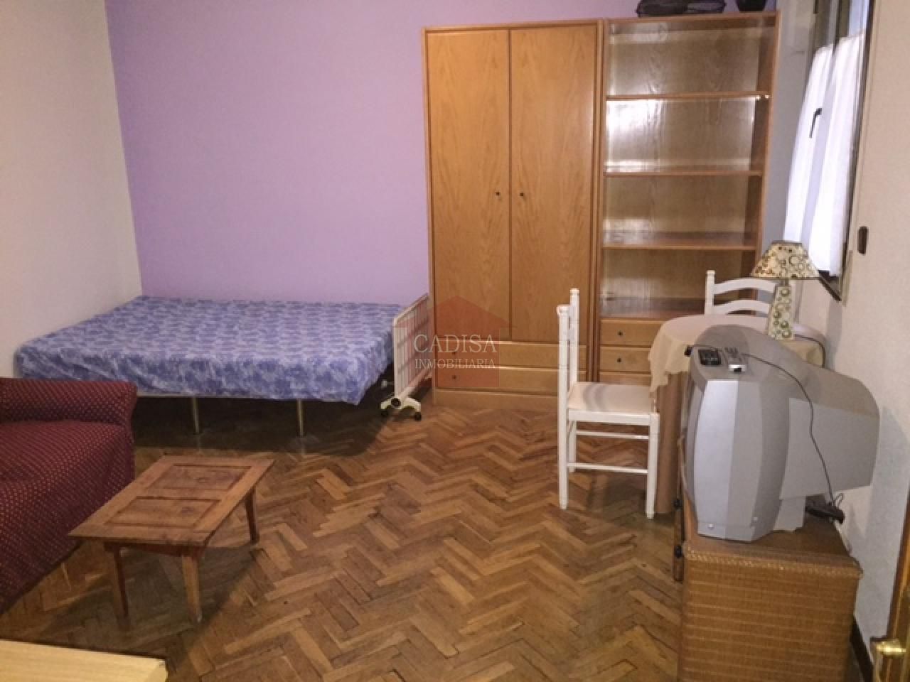Dormitori de Estudi de lloguer en Salamanca Capital amb Calefacció, Parquet i Terrassa