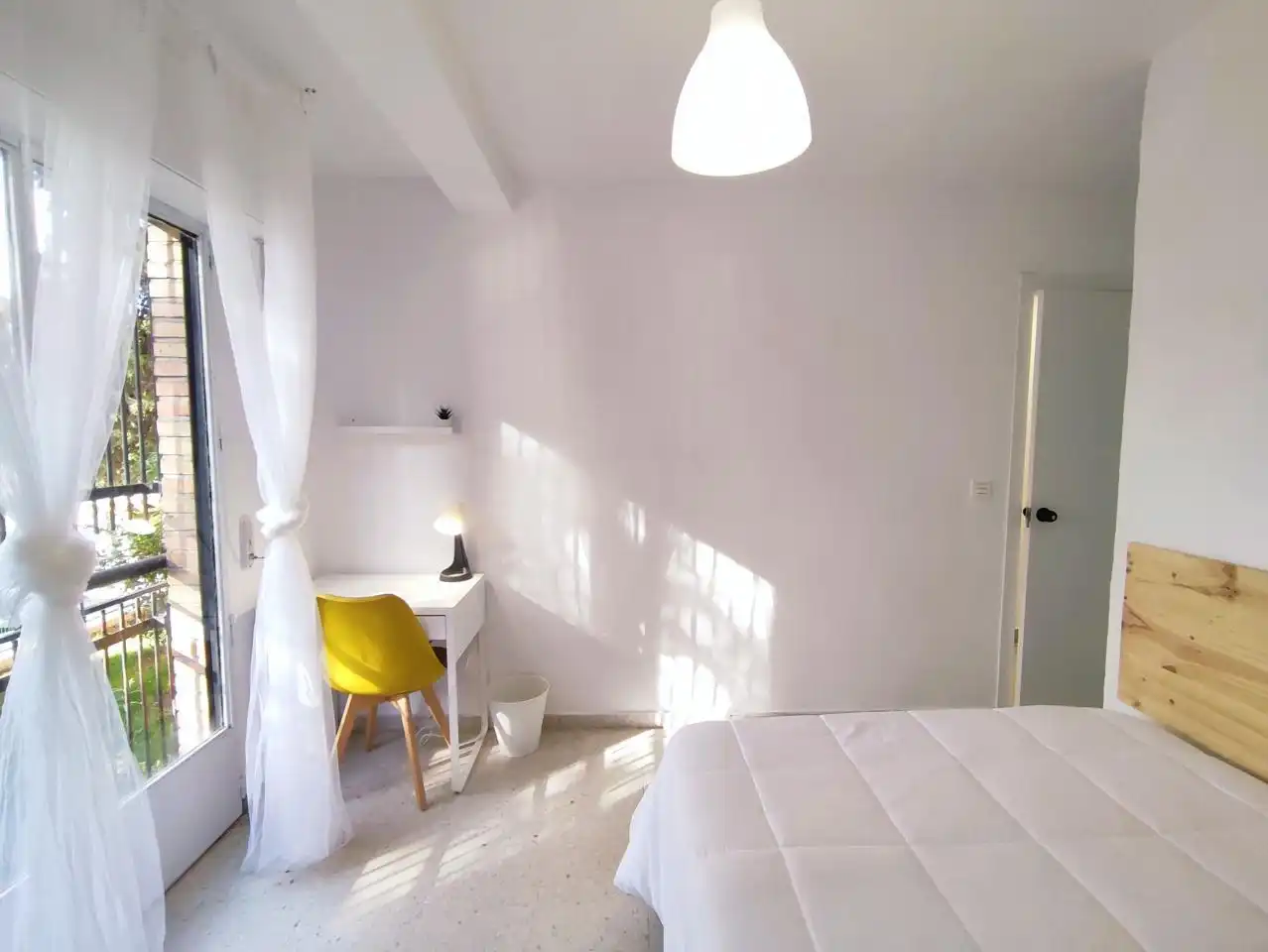 Habitación de Planta baja en venta en Granada con Aire acondicionado, Terraza y Amueblado