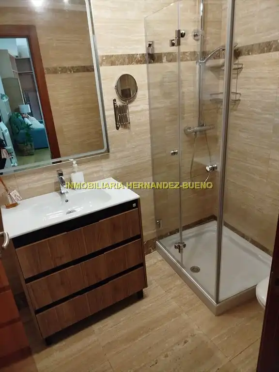 Bathroom of Study for rent in Salamanca  with Air Conditioner, Heating and Furnished