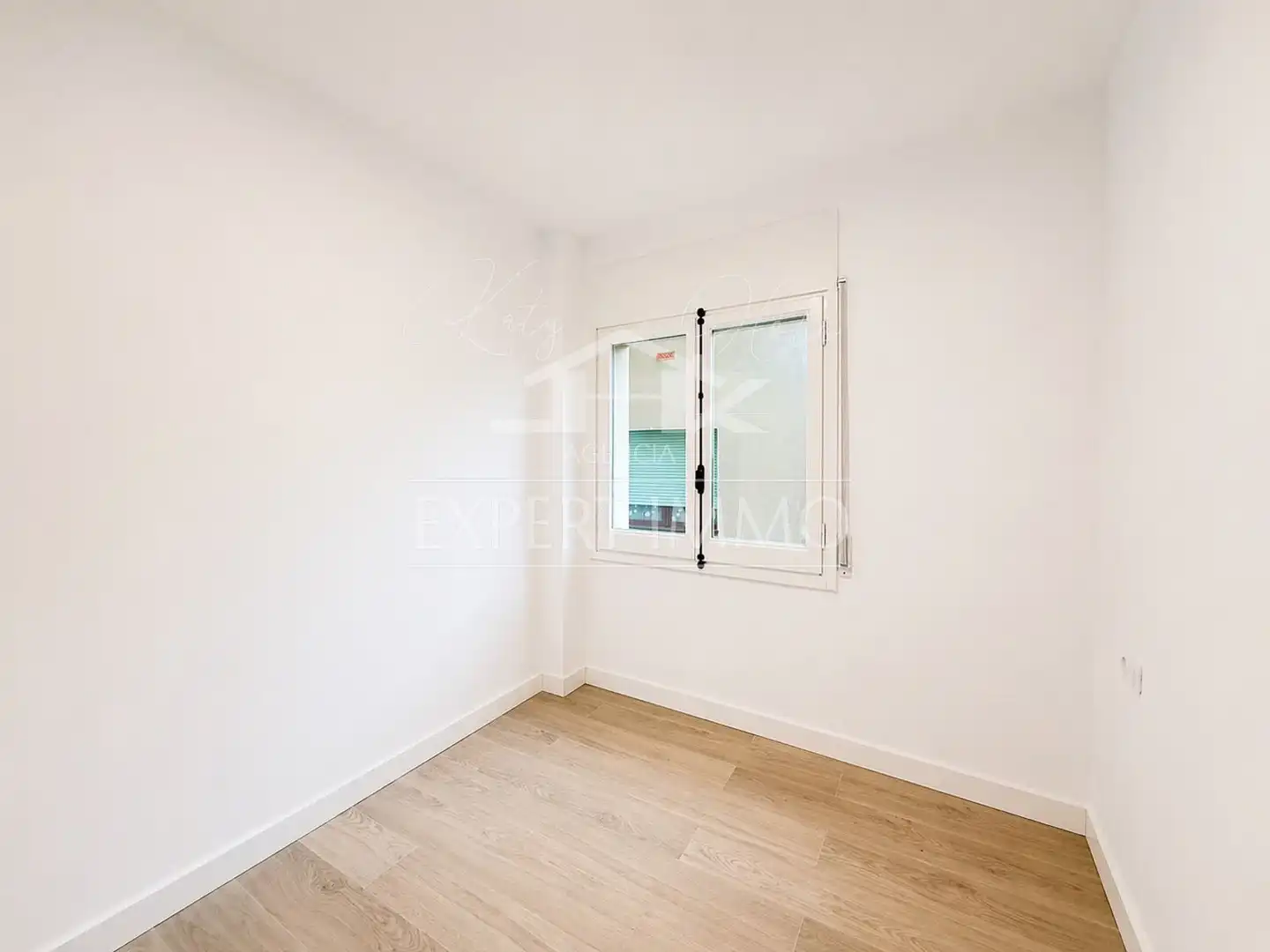 Dormitori de Apartament en venda en Palau-saverdera amb Terrassa i Traster