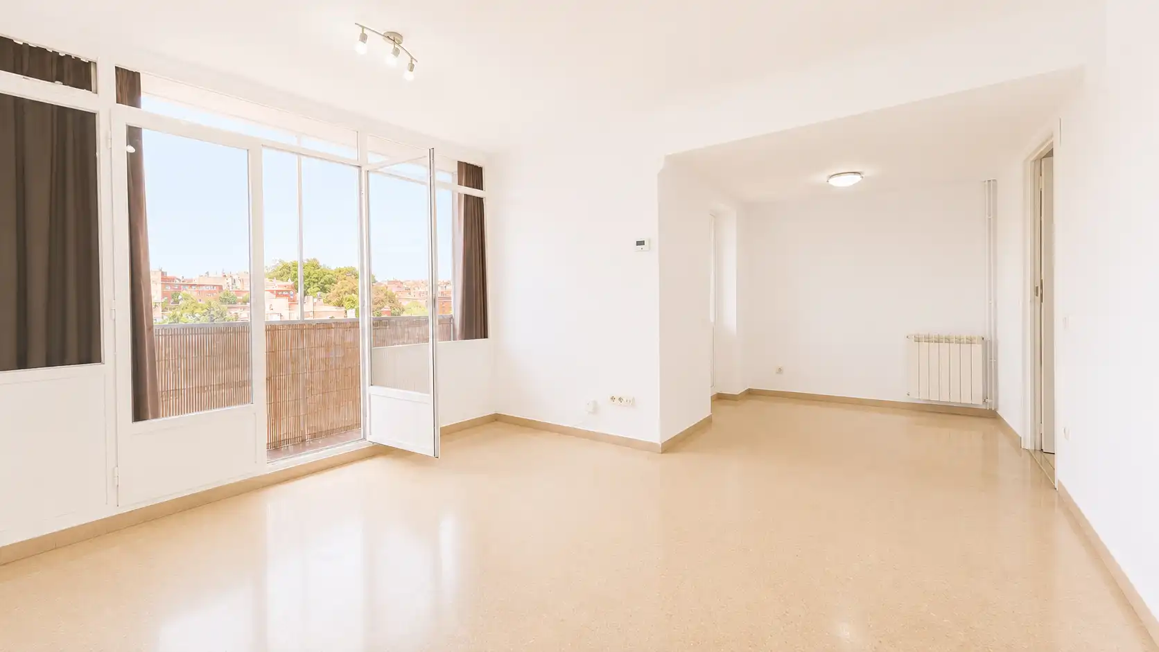 Sala de estar de Piso en venta en Cerdanyola del Vallès con Aire acondicionado, Calefacción y Balcón