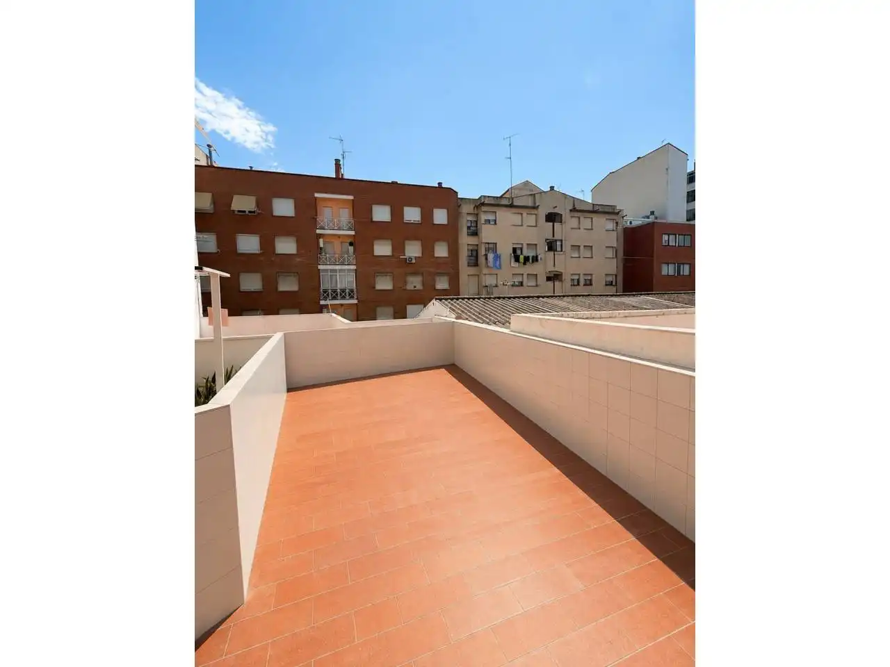 Vista exterior de Piso en venta en  Logroño con Calefacción, Parquet y Terraza