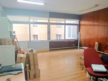 Oficina amb ascensor en venda a LEDESMA