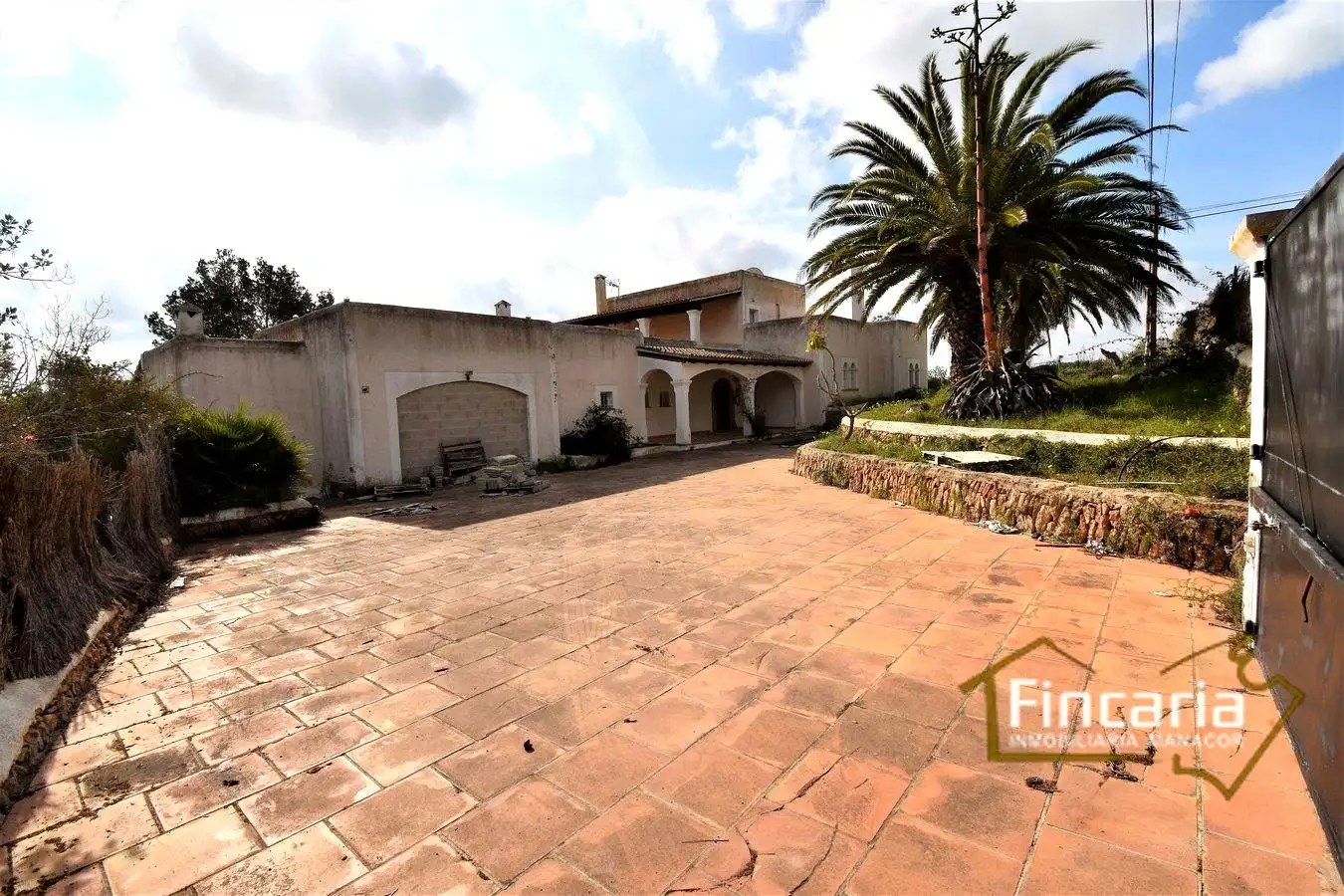 Vista exterior de Finca rústica en venda en Felanitx amb Aire condicionat, Calefacció i Jardí privat