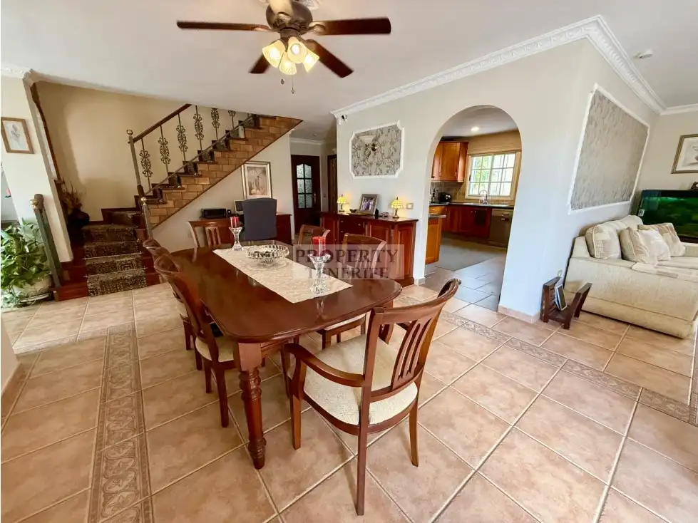 Comedor de Casa o chalet en venta en Arona con Terraza, Piscina y Amueblado