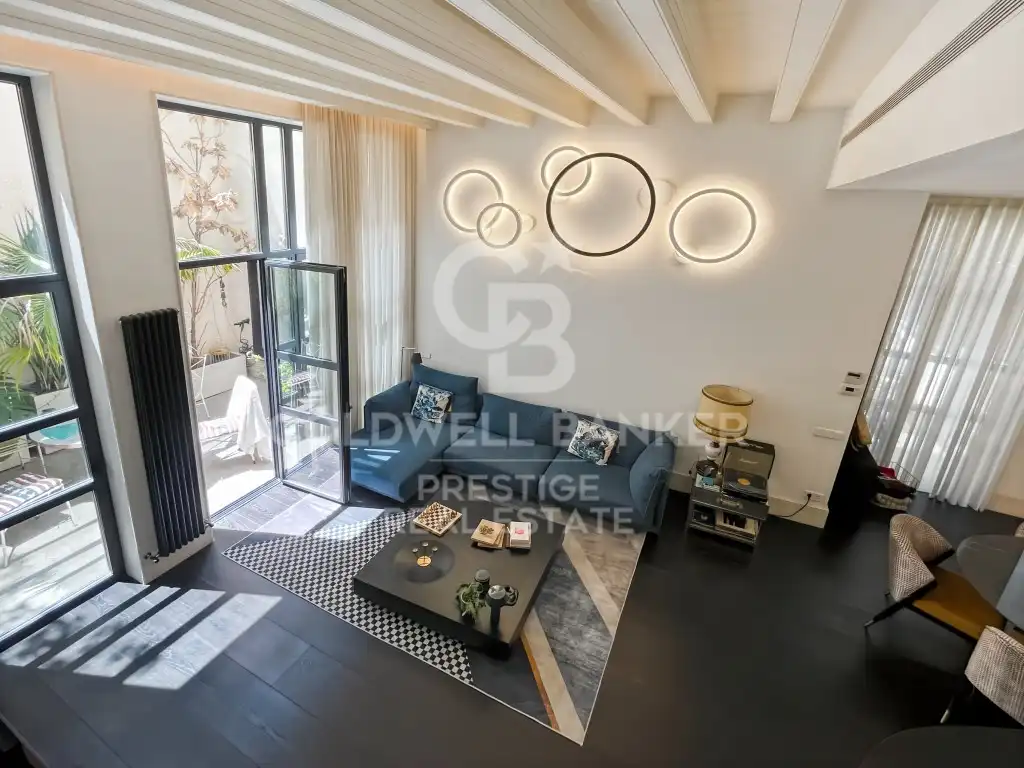 Sala d'estar de Dúplex en venda en Barcelona amb Aire condicionat, Terrassa i Forn