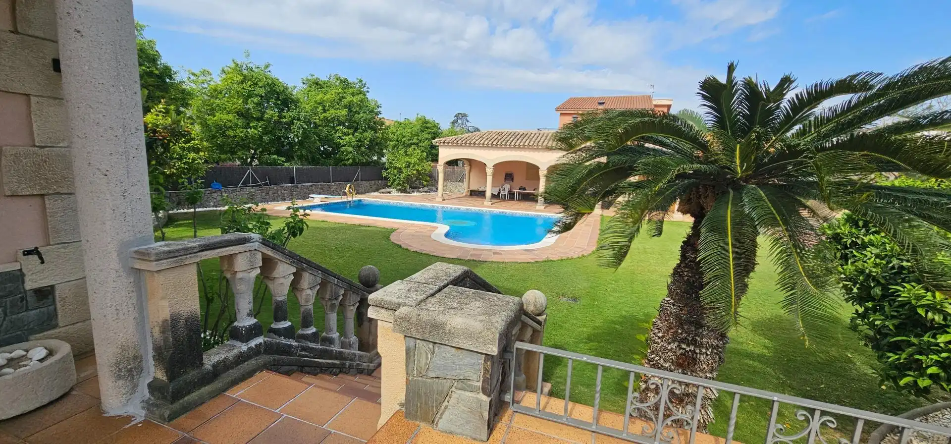 Swimming pool of Houses for sale in Mataró  with Air Conditioner, Heating and Terrace