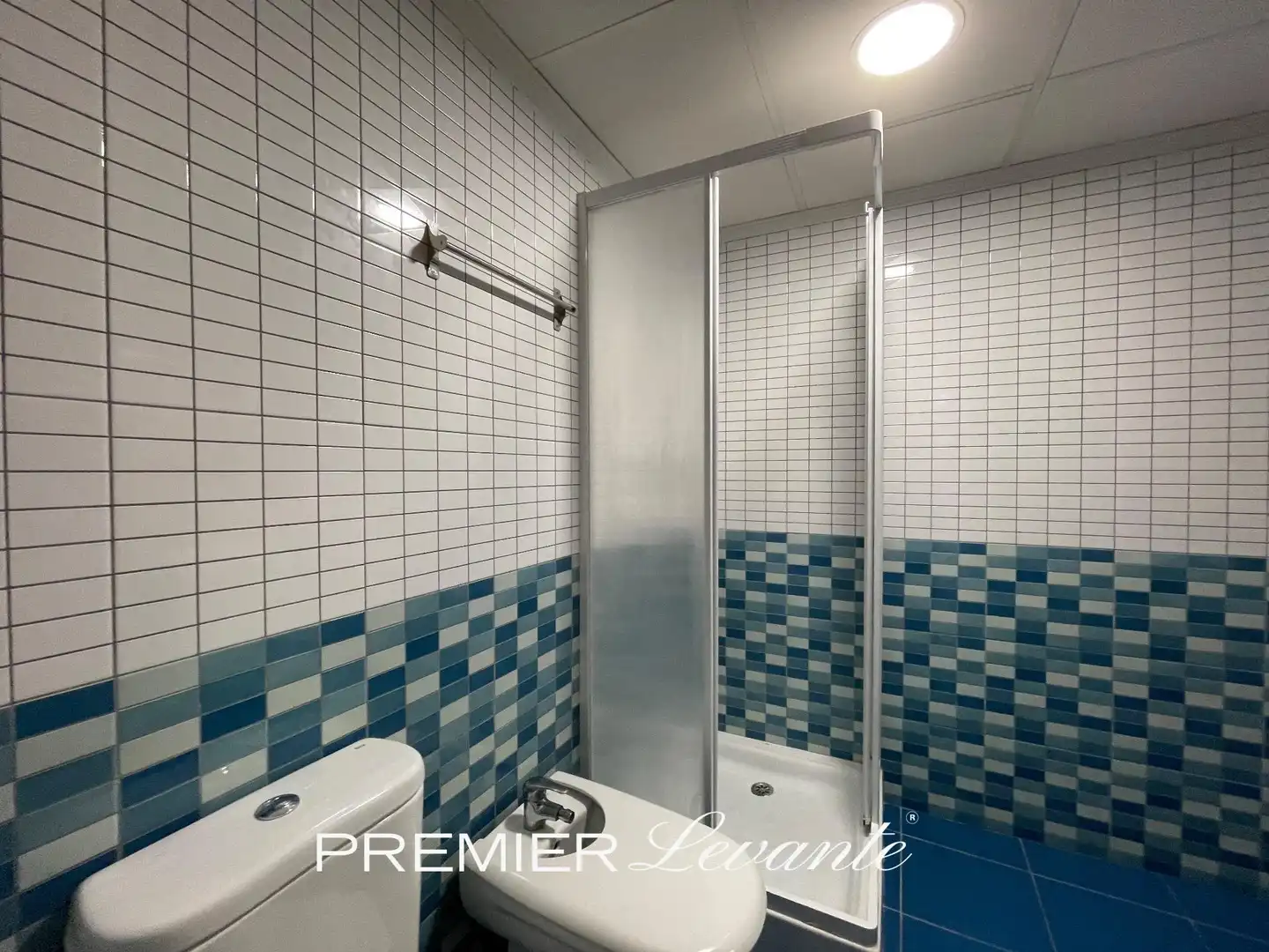 Badezimmer von Wohnung zur Miete in Alicante / Alacant mit Klimaanlage, Terrasse und Abstellraum