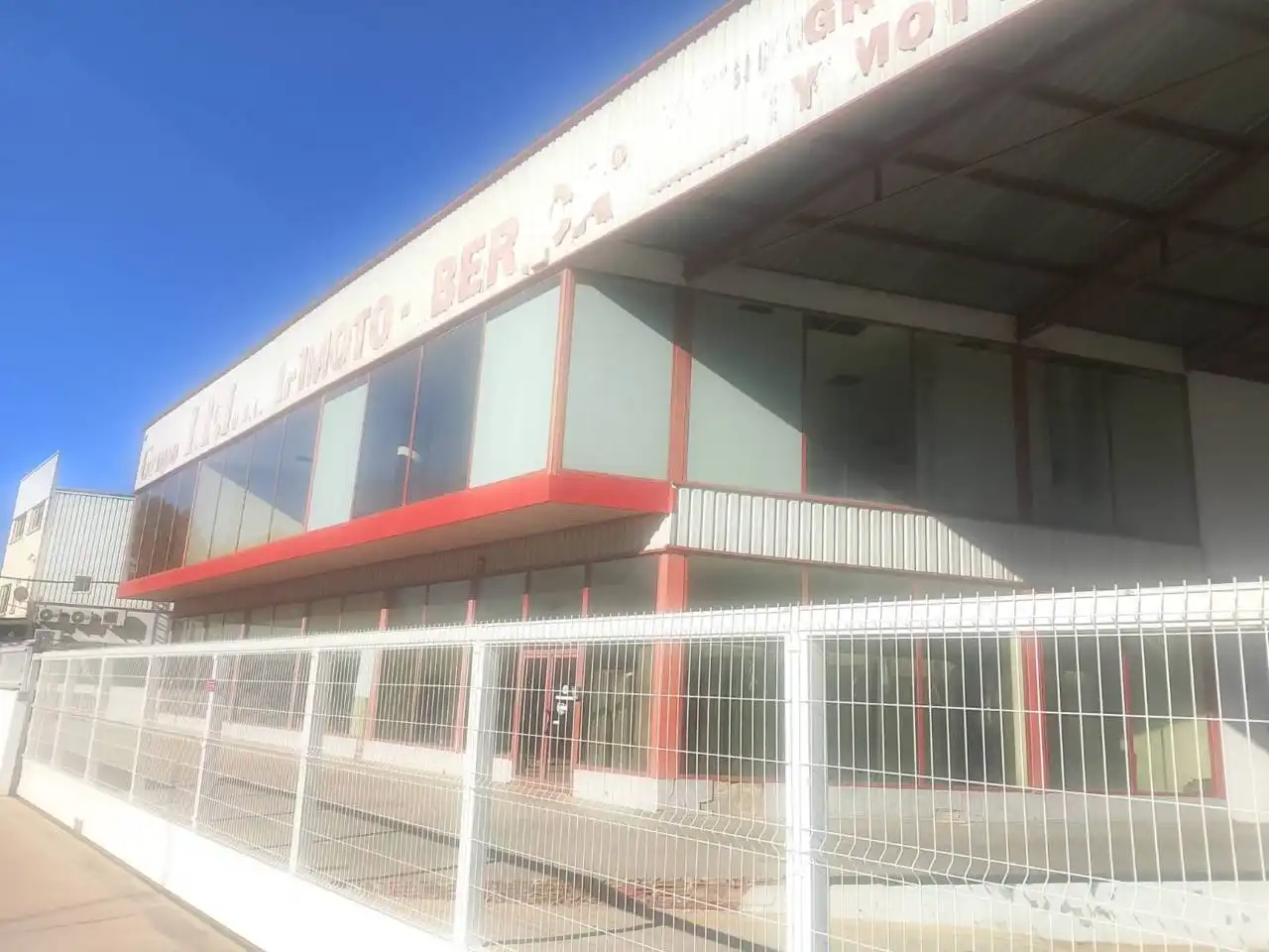 Nave industrial in vendita a Avenida Hort Mandarí 19