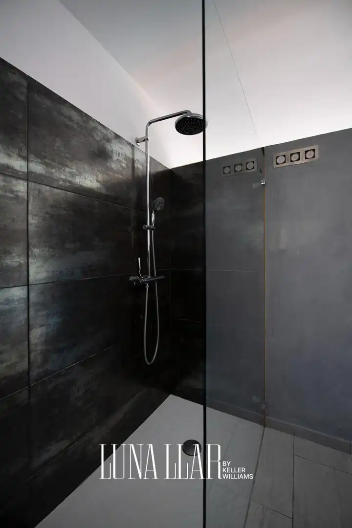 Bathroom of Houses for sale in Castelldefels  with Air Conditioner, Heating and Parquet flooring